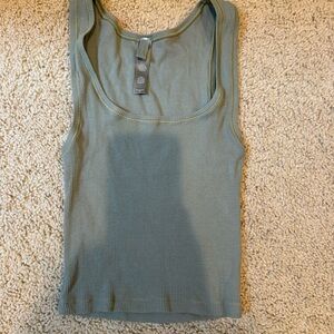 Skims mint green square neck tank set. Size XS.